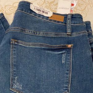 - NEW Judy Blue 20W Flare Fit High Ri…